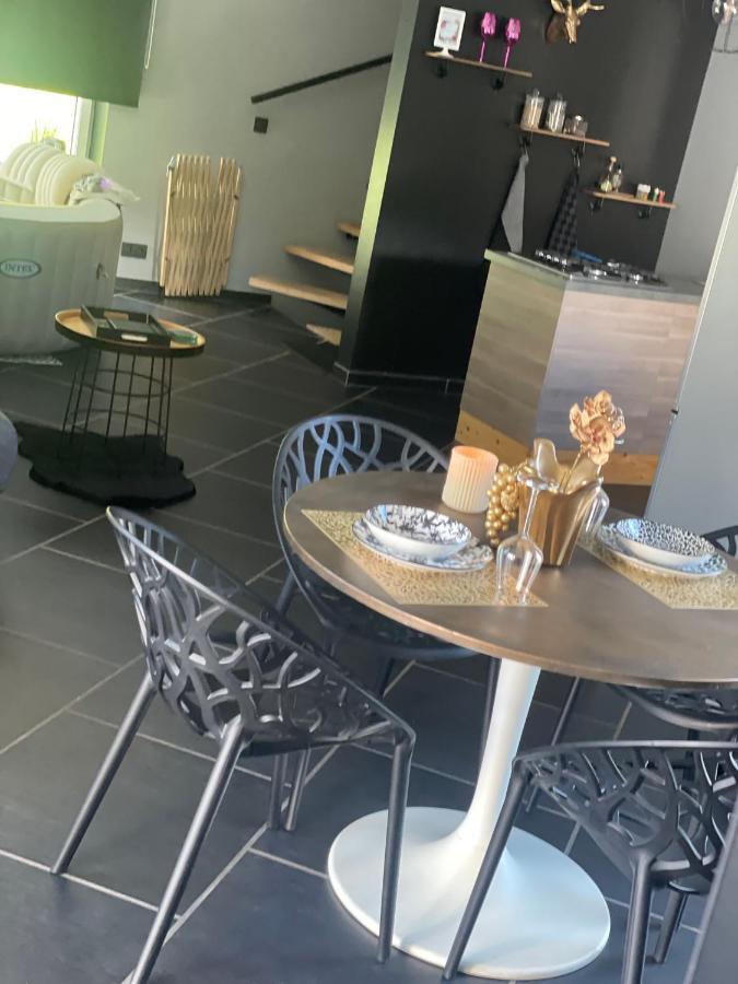 Loft D Isa Avec Wifi Netflix Daire Gesves Dış mekan fotoğraf
