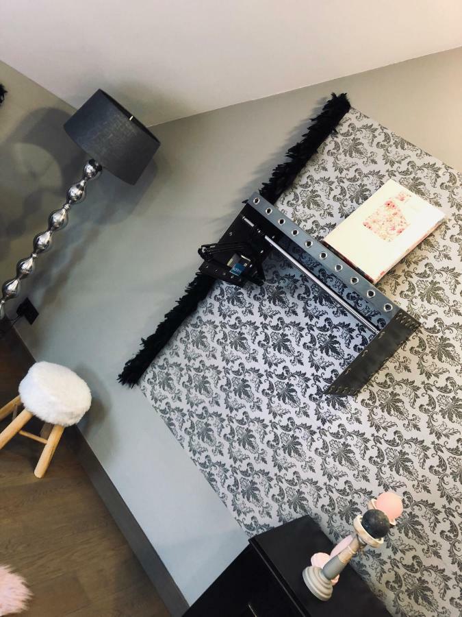 Loft D Isa Avec Wifi Netflix Daire Gesves Dış mekan fotoğraf