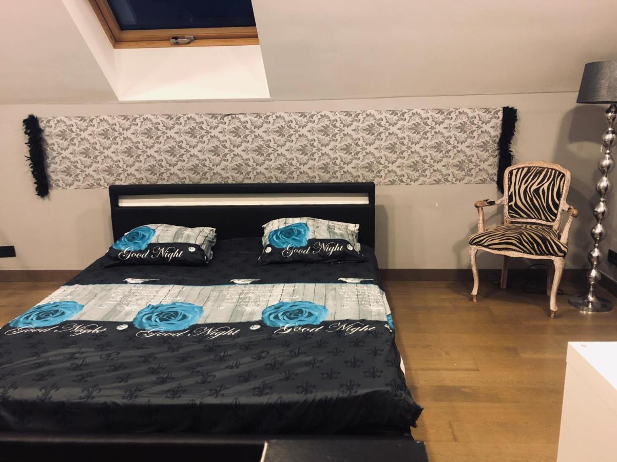 Loft D Isa Avec Wifi Netflix Daire Gesves Dış mekan fotoğraf
