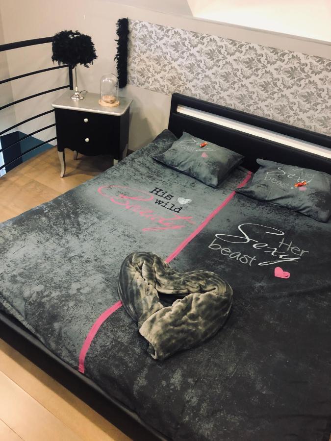 Loft D Isa Avec Wifi Netflix Daire Gesves Dış mekan fotoğraf